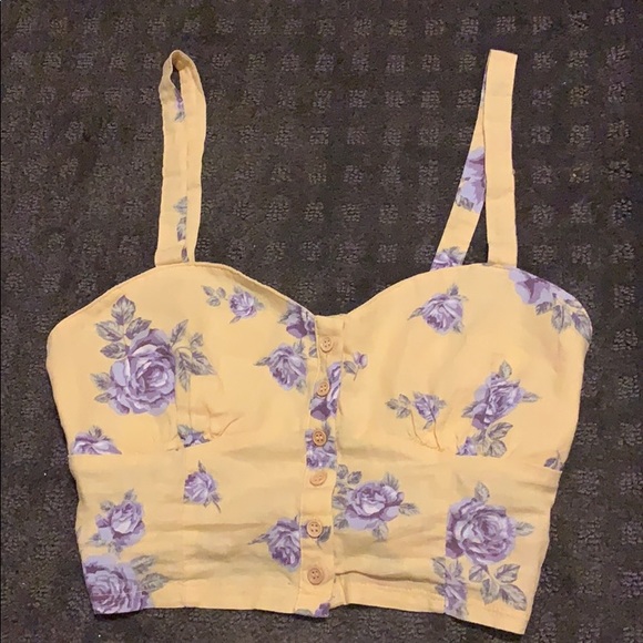 yellow top - Picture 1 of 1